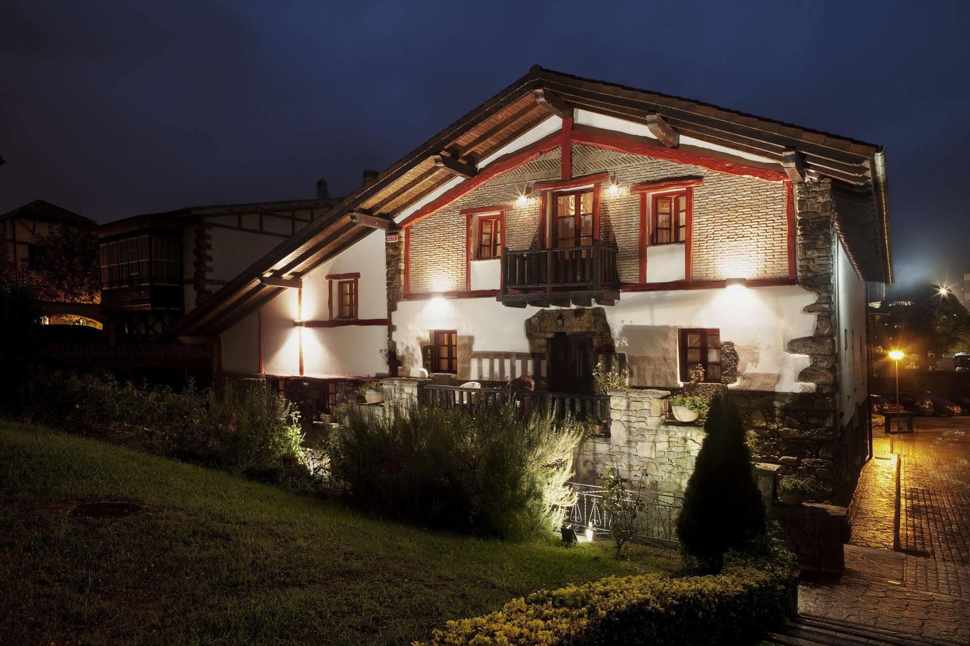 Hotel Iraragorri Галдакао Екстериор снимка